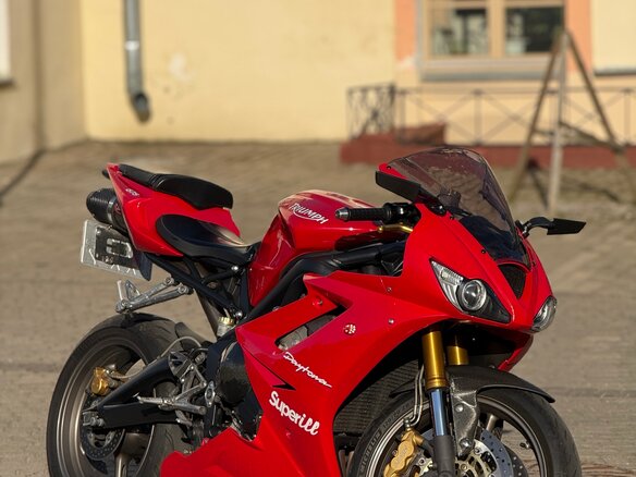 2006 Triumph Daytona 675, красный, 415000 рублей