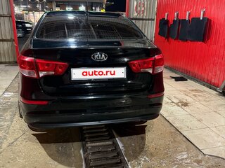 2016 Kia Rio III Рестайлинг, чёрный, 650000 рублей, вид 1