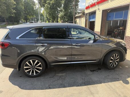 2019 Kia Sorento III Prime Рестайлинг, серый, 2990000 рублей, вид 3