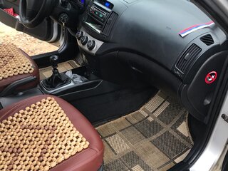 2010 Hyundai Elantra IV (HD), серебристый, 950000 рублей, вид 5