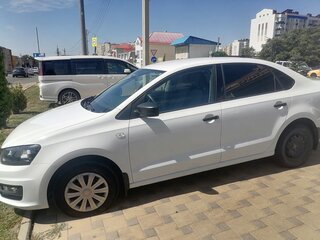 2017 Volkswagen Polo V Рестайлинг, белый, 1290000 рублей, вид 4
