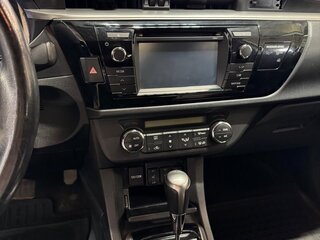 2013 Toyota Corolla XI (E160, E170, E180), белый, 1550000 рублей, вид 5