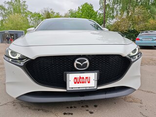 2020 Mazda 3 IV (BP), белый, 2150000 рублей, вид 2