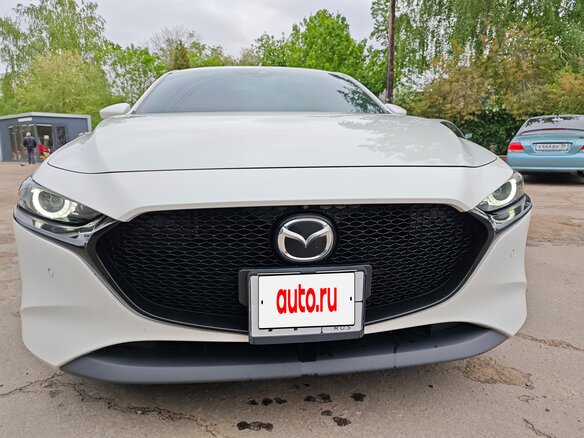 2020 Mazda 3 IV (BP), белый, 2150000 рублей - вид 1