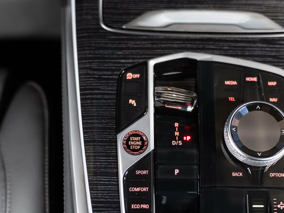 2026 BMW X7 40i I (G07) Рестайлинг, серый, 17690000 рублей - вид 14