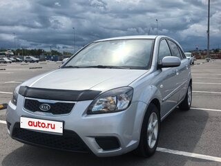 2011 Kia Rio II Рестайлинг, серебристый, 530000 рублей, вид 1