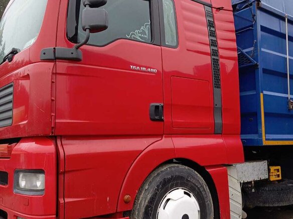 2008 MAN TGA, красный, 4500000 рублей - вид 3