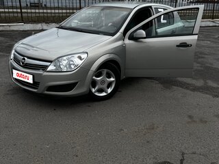 2008 Opel Astra H Рестайлинг, серебристый, 530000 рублей, вид 2