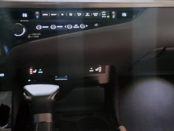2020 Lexus ES 250 VII, чёрный, 4700000 рублей - вид 16