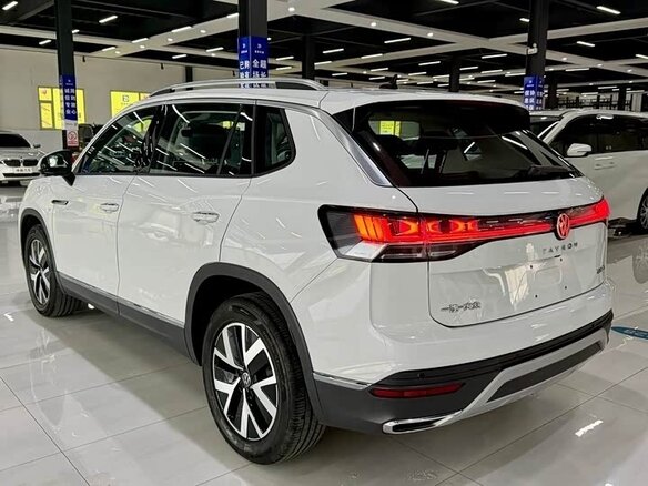 2023 Volkswagen Tayron I Рестайлинг, белый - вид 3