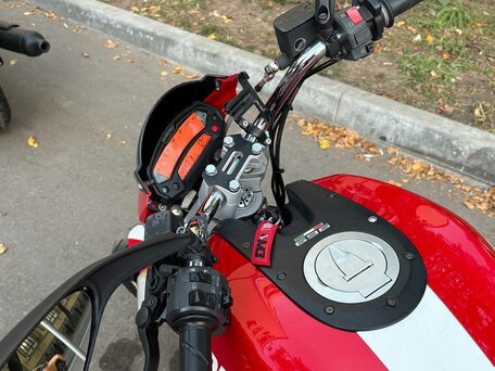 2008 Ducati Monster 696, красный, 425000 рублей, вид 2