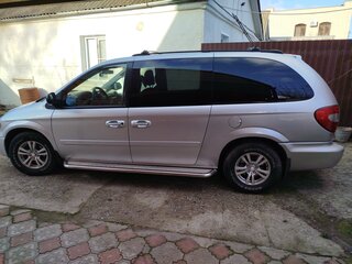 2005 Chrysler Town & Country IV Рестайлинг, серебристый, 950000 рублей, вид 4