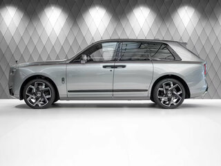 2025 Rolls-Royce Cullinan Black Badge I Рестайлинг (Series II), серый, 69100000 рублей, вид 4