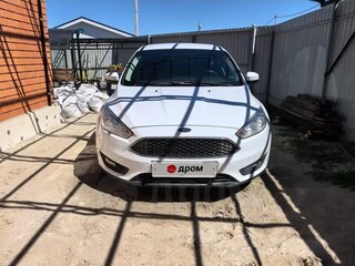 2017 Ford Focus III Рестайлинг, белый, 900000 рублей, вид 2