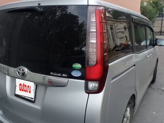 2016 Toyota Noah III (R80), серый, 1750000 рублей, вид 3