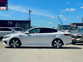 2020 Kia Optima IV Рестайлинг, белый, 1770000 рублей, вид 2