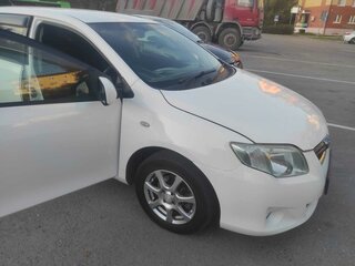 2010 Toyota Corolla Fielder X (E140, E150) Рестайлинг, белый, 890000 рублей, вид 1