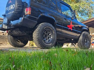 1989 Mitsubishi Pajero I, чёрный, 900000 рублей, вид 3