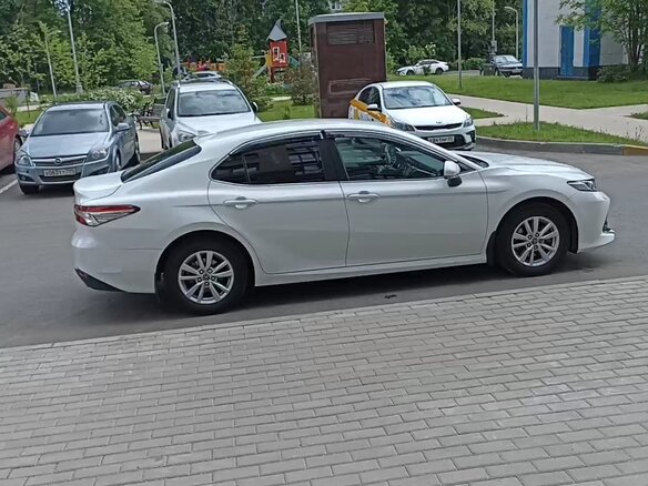 2019 Toyota Camry VIII (XV70), белый, 3100000 рублей - вид 4