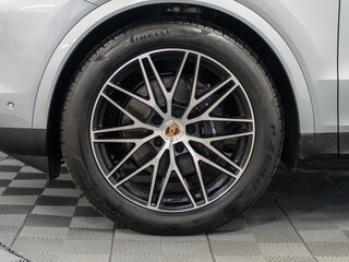 2025 Porsche Cayenne Coupé III Рестайлинг, серый, 16090000 рублей, вид 3