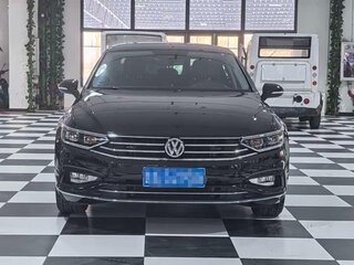2023 Volkswagen Magotan B8 Рестайлинг, чёрный, 1800000 рублей, вид 2