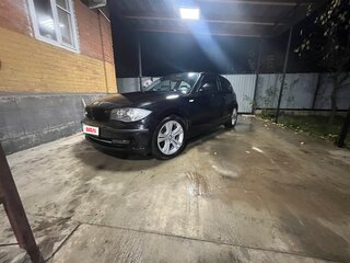 2008 BMW 1 серии 116i I (E81/E82/E87/E88) Рестайлинг, чёрный, 899000 рублей, вид 1