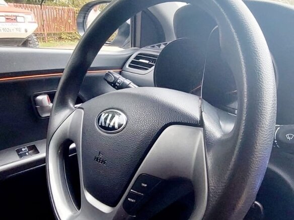 2016 Kia Rio III Рестайлинг, серебристый, 690000 рублей - вид 6