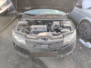 2011 Kia Cerato 5-speed II, чёрный, 556000 рублей, вид 3