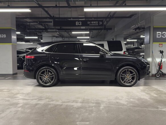 2023 Porsche Cayenne III, чёрный, 10430000 рублей - вид 6