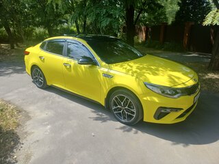 2019 Kia Optima IV Рестайлинг, жёлтый, 1950000 рублей, вид 4