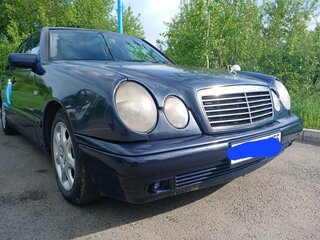 1999 Mercedes-Benz E-Класс 240 II (W210, S210), синий, 550000 рублей, вид 1