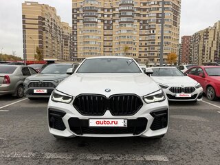 2021 BMW X6 40i III (G06), белый, 7800000 рублей, вид 3