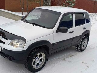 2018 Chevrolet Niva I Рестайлинг, белый, 605000 рублей, вид 3