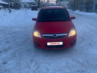 2008 Opel Zafira B, красный, 560000 рублей, вид 2