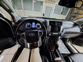 2012 Toyota Land Cruiser Prado 150 Series, белый, 3400000 рублей, вид 5