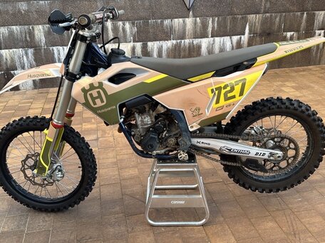 2022 Husqvarna FC 250, белый, 750000 рублей, вид 4