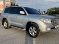 2010 Toyota Land Cruiser 200 Series, серебристый, 3100000 рублей - вид 2