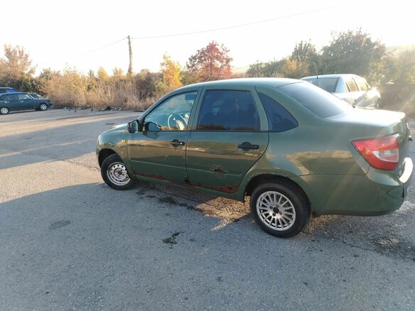 2013 Lada (ВАЗ) Granta I, зелёный, 160000 рублей - вид 5