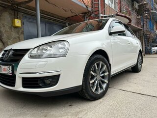 2010 Volkswagen Jetta V, белый, 1050000 рублей, вид 1