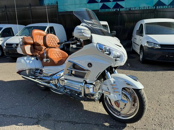 2013 Honda GL 1800 Gold Wing, белый, 2200000 рублей
