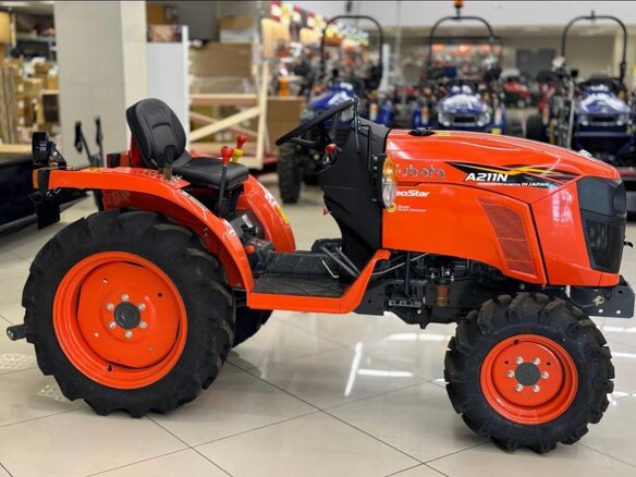 2025 Kubota L215, 999999 рублей