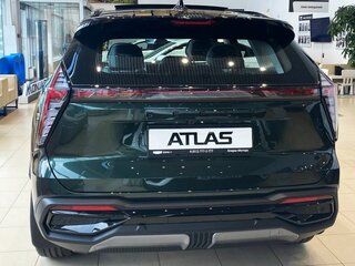 2026 Geely Atlas II, зелёный, 3449990 рублей, вид 2