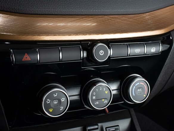 2024 Lada (ВАЗ) Vesta Cross I Рестайлинг (NG), белый, 1560000 рублей - вид 20