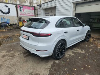 2019 Porsche Cayenne III, белый, 9999999 рублей, вид 5