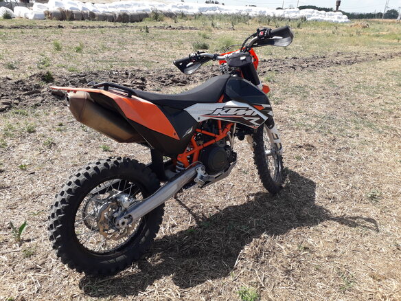 2011 KTM 690 Enduro R, оранжевый - вид 3