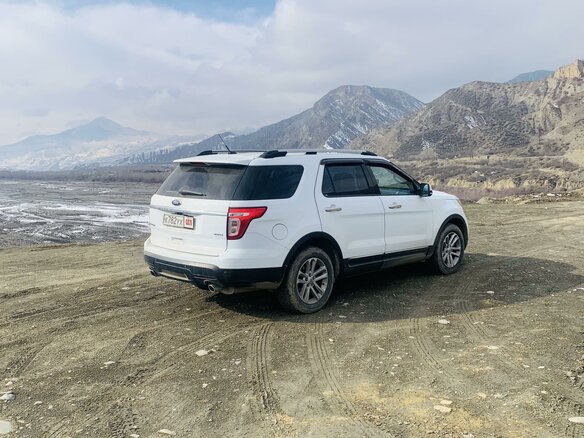 2015 Ford Explorer V, белый, 2700000 рублей - вид 8