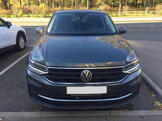 2021 Volkswagen Tiguan II Рестайлинг, серый, 3430000 рублей, вид 1