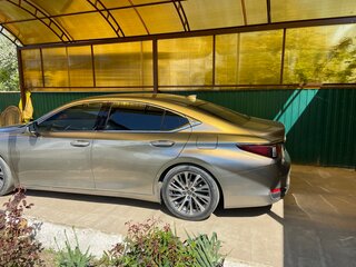 2019 Lexus ES 250 VII, серый, 4000000 рублей, вид 2