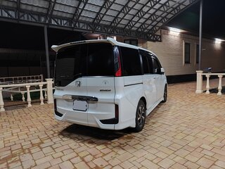2018 Honda Stepwgn Spada V Рестайлинг, белый, 2550000 рублей, вид 4