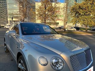 2016 Bentley Bentayga I, серебристый, 9990000 рублей, вид 2